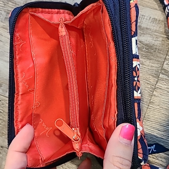 Vera Bradley Small crossbody wallet​ - Picture 4 of 8